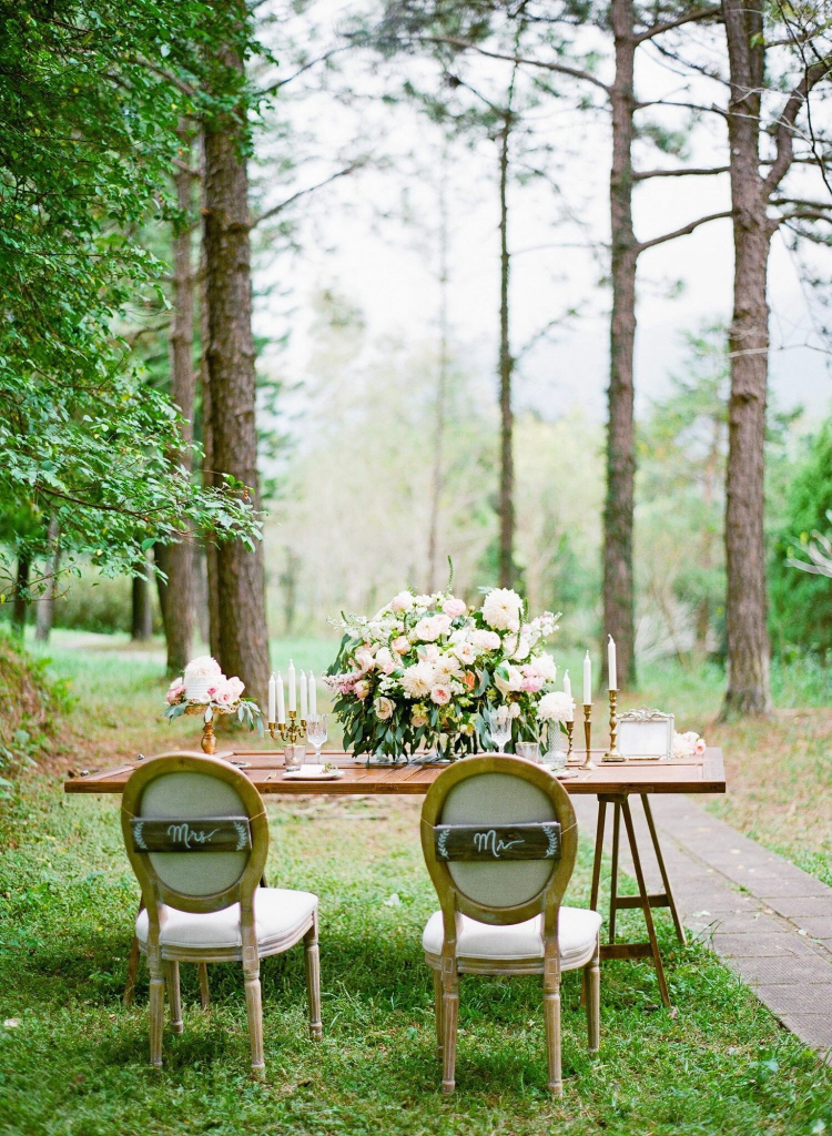 森林中的餐桌