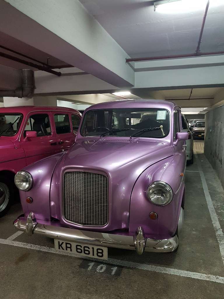 我們的紫色London Taxi