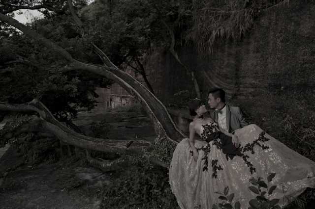  - Pre wedding Photo 2011 - Carf.C - , , , , 將軍澳, , , , , , 黑白, 宏偉建築