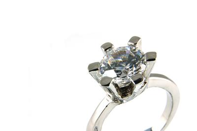 分享 婚嫁冷知識(3)：為甚麼用鑽石戒指求婚？