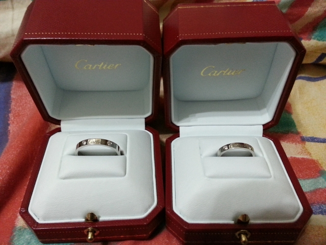 我們的結婚戒指~Cartier Engraving with 2 diamonds*
