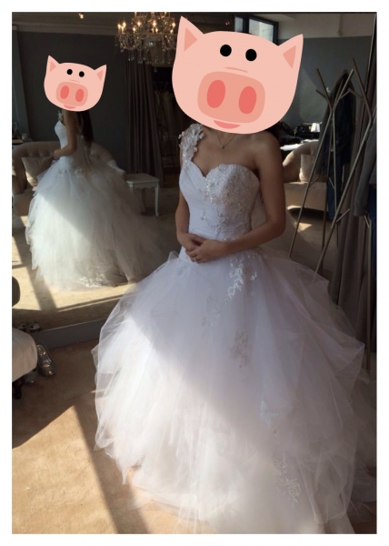 第一件純白Ball Gown婚紗，好鐘意！
但我真係要努力全身美白！ - BIG DAY GOWN2 - Yanischoi - , , , , , , , , , , , 