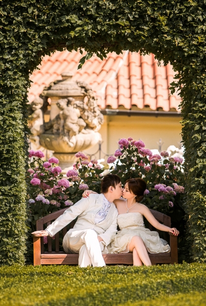  - 布拉格Pre-wedding - 妙姿 - MIU, Raymond, Paradise Wedding Photo, $15,001至$20,000, 歐洲, , $16888, 遮左我的黑眼圈, , 廣州買的,但可以去Heanna Bridal租衫, 復古, 宏偉建築