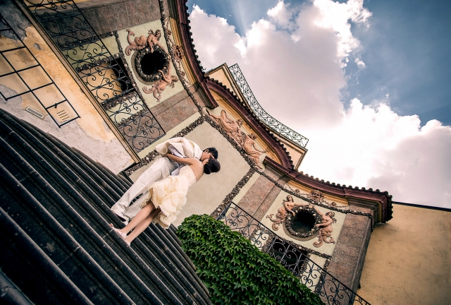  - 布拉格Pre-wedding - 妙姿 - MIU, Raymond, Paradise Wedding Photo, $15,001至$20,000, 歐洲, , $16888, 遮左我的黑眼圈, , 廣州買的,但可以去Heanna Bridal租衫, 復古, 宏偉建築