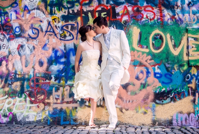  - 布拉格Pre-wedding - 妙姿 - MIU, Raymond, Paradise Wedding Photo, $15,001至$20,000, 歐洲, , $16888, 遮左我的黑眼圈, , 廣州買的,但可以去Heanna Bridal租衫, 復古, 宏偉建築