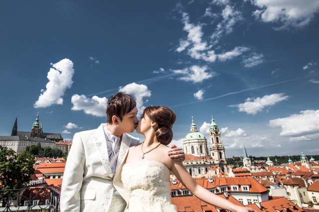  - 布拉格Pre-wedding - 妙姿 - MIU, Raymond, Paradise Wedding Photo, $15,001至$20,000, 歐洲, , $16888, 遮左我的黑眼圈, , 廣州買的,但可以去Heanna Bridal租衫, 復古, 宏偉建築