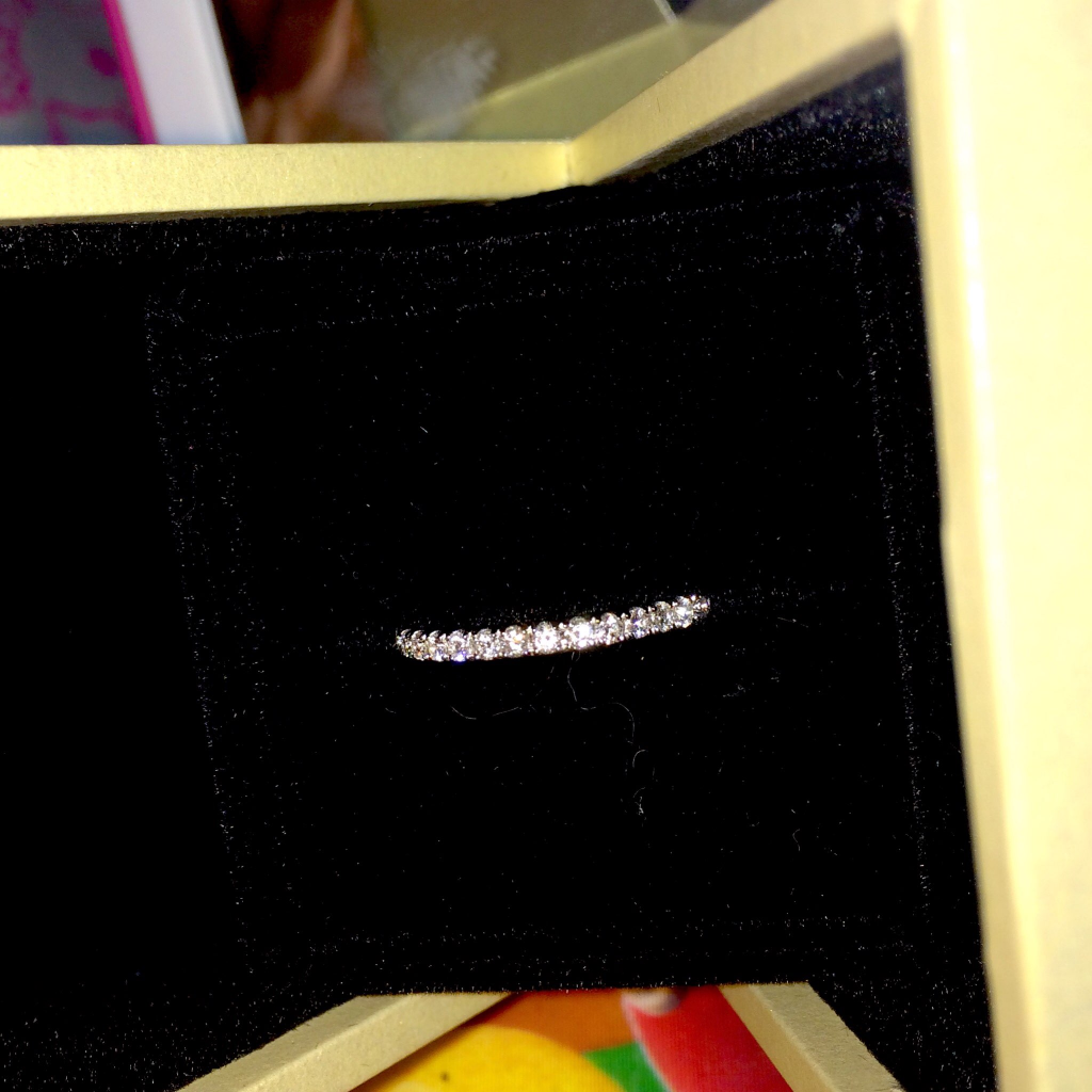 My first ring~ 我的第一隻不知算不算是求婚or訂婚戒指？