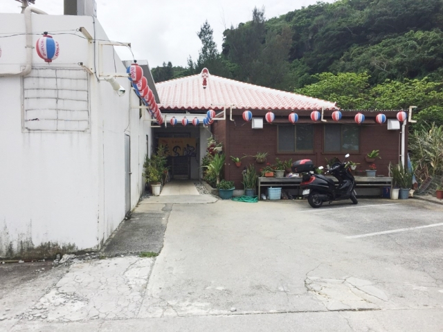 【沖繩自駕遊】海鮮料理浜の家 。必吃招牌菜奶油燒魚!