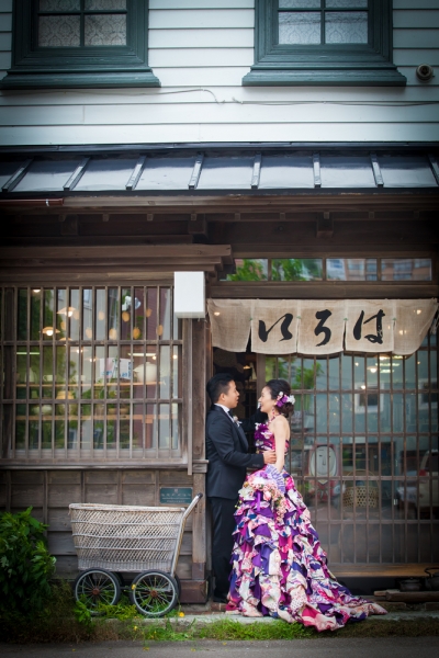  - 北海道函館婚禮拍攝 - 在北海道結婚吧 - Julia, Ivan, Bell Classic Hokkaido, $20,001至$25,000, 北海道, , 21000八小時婚攝套餐, 日本的化妝師全程緊貼，勤力補妝之餘，婚紗也是看顧好，懂得怎樣調整。, , 有Paul and Joe，迪士尼, 和服系列等可選, 日式, 古老街道