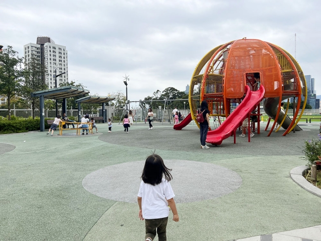 【免費放電】鬧市中的空中花園 | 巨蛋設計 x 日本沖繩風設計