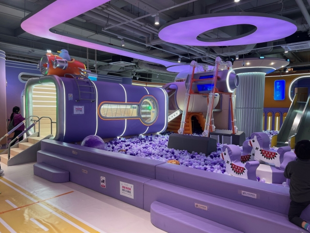 【放電好去處】夢幻紫波波池海 x 太空站主題室內兒童遊戲室