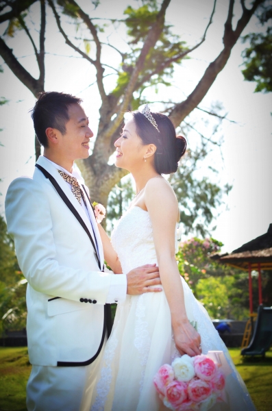  - 分享最美婚照  @ Bali - 索妮 - Soni, Kenneth, Wedding abroad, $45,001至$50,000, , , $47000套餐包鑽石教堂、牧師、証婚官、4小時攝影、婚禮錄影、婚紗禮服、化妝髮型、所有相片CD, 未太理想，手腳超慢，差點悟了婚禮時間，要自行補妝及整理！, 有提供當地盛產的鮮雞蛋花花球及襟花，但我亦有自攜絲花牡丹花球及襟花！, 全新度身訂做婚紗及禮服，最後是歸我們擁有，另自攜便服！, , 