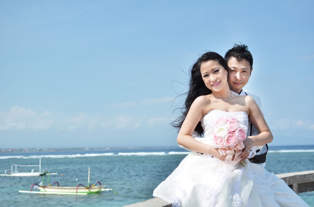  - 分享最美婚照  @ Bali - 索妮 - Soni, Kenneth, Wedding abroad, $45,001至$50,000, , , $47000套餐包鑽石教堂、牧師、証婚官、4小時攝影、婚禮錄影、婚紗禮服、化妝髮型、所有相片CD, 未太理想，手腳超慢，差點悟了婚禮時間，要自行補妝及整理！, 有提供當地盛產的鮮雞蛋花花球及襟花，但我亦有自攜絲花牡丹花球及襟花！, 全新度身訂做婚紗及禮服，最後是歸我們擁有，另自攜便服！, , 