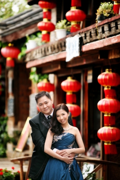  - 雲南如畫仙境 - 092584 - Karen, Ray, Cool Wedding, $25,001至$30,000, 雲南(包括麗江、大理、香格里拉), , 包所有相底、一個油畫、兩本大小相簿，男禮服兩套及女禮服四套, 化得很自然, Diy, 數量很少，有殘舊, 自然, 古老街道